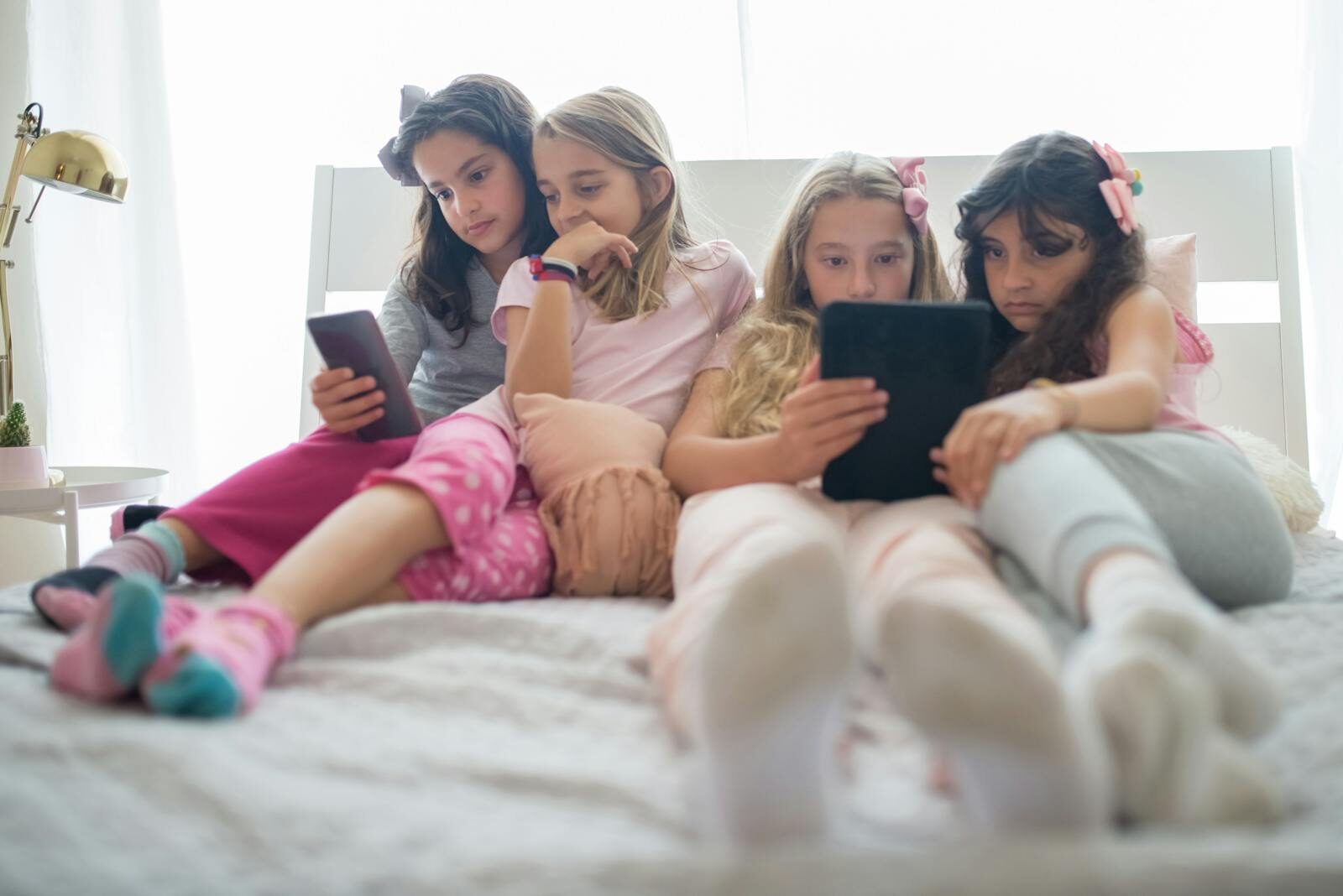Social Media and Teen Wellbeing: Finding the Balance 