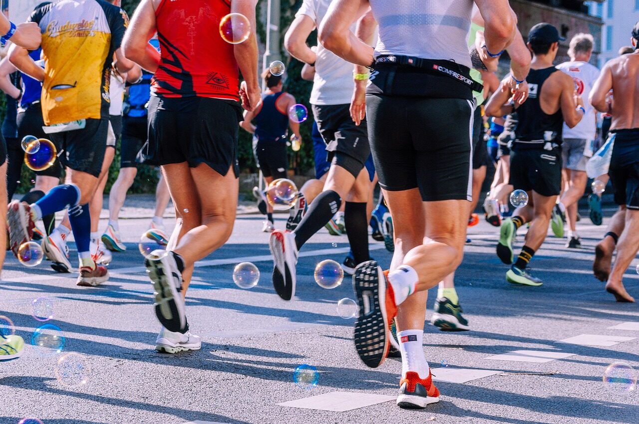 running, marathon, sports, athletes, runners, bubbles, soap bubbles, run, competition, race, fitness, endurance, legs, road, marathon, marathon, marathon, marathon, marathon