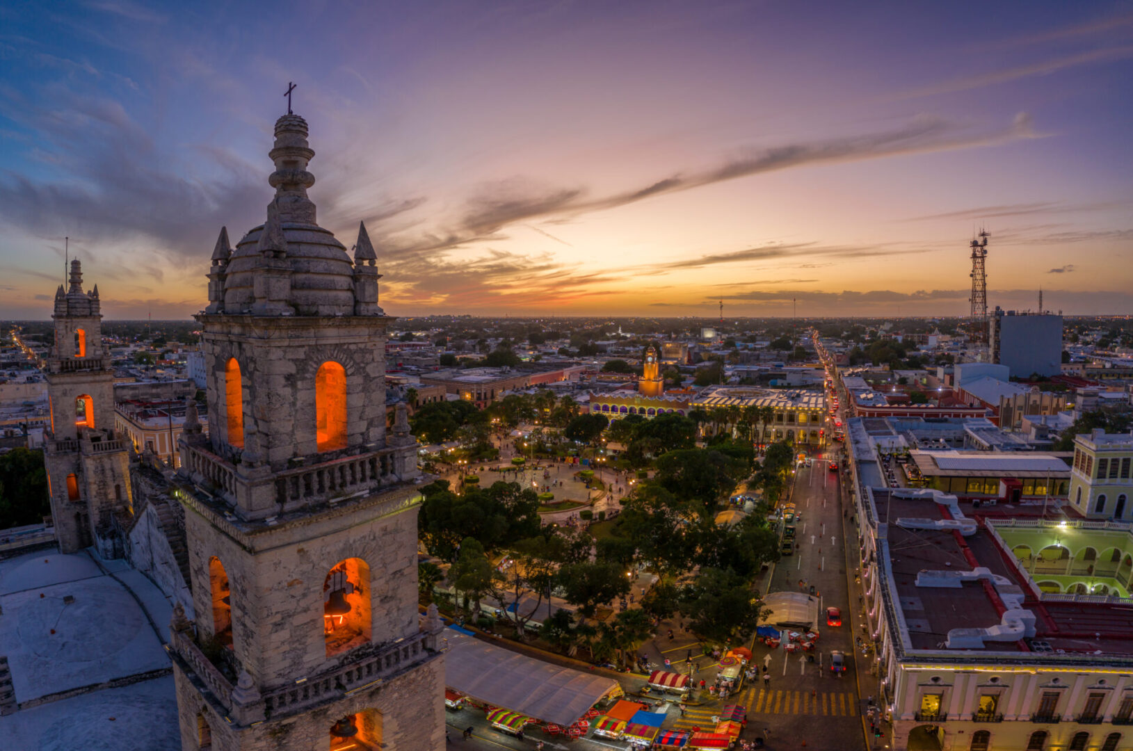 Mérida Parque PlazaGrande CentroHistórico ÁnguloPicado Atardecer 27 (1)